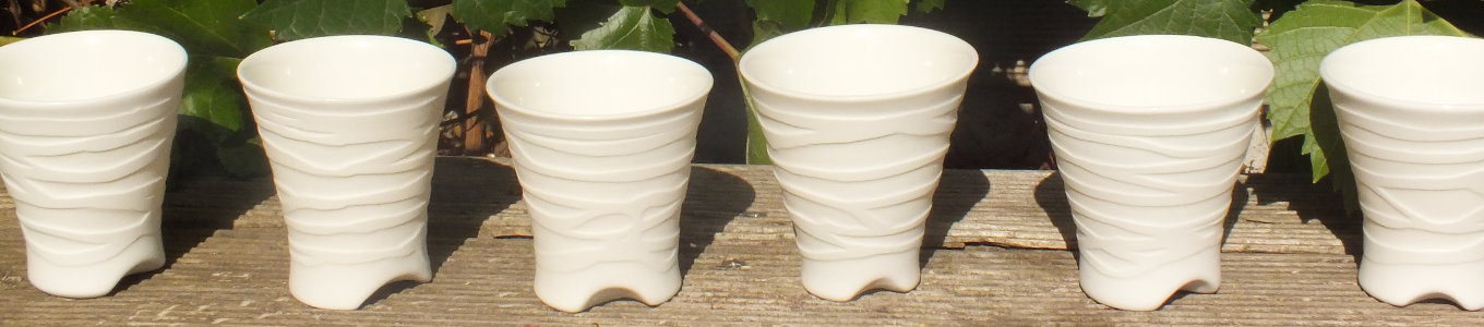 Lithophanie sur tasses tournées en porcelaine blanche